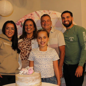 Meet your Posher, Debora